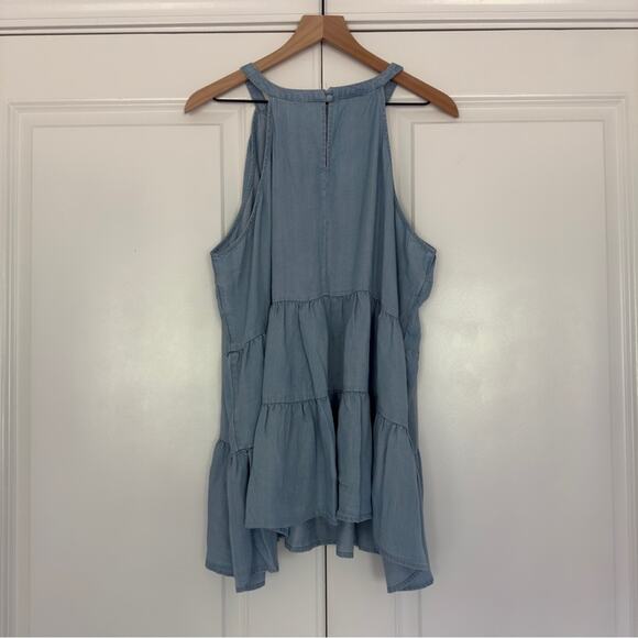 Torrid 100% Tencel Halter Neck Tiered Sleeveless Top in
Light Wash Lyocell Tank - Picture 2 of 13